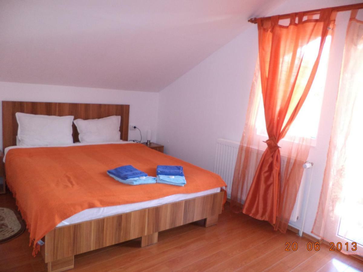 Casa Bella Villa Rîşnov Exteriör bild